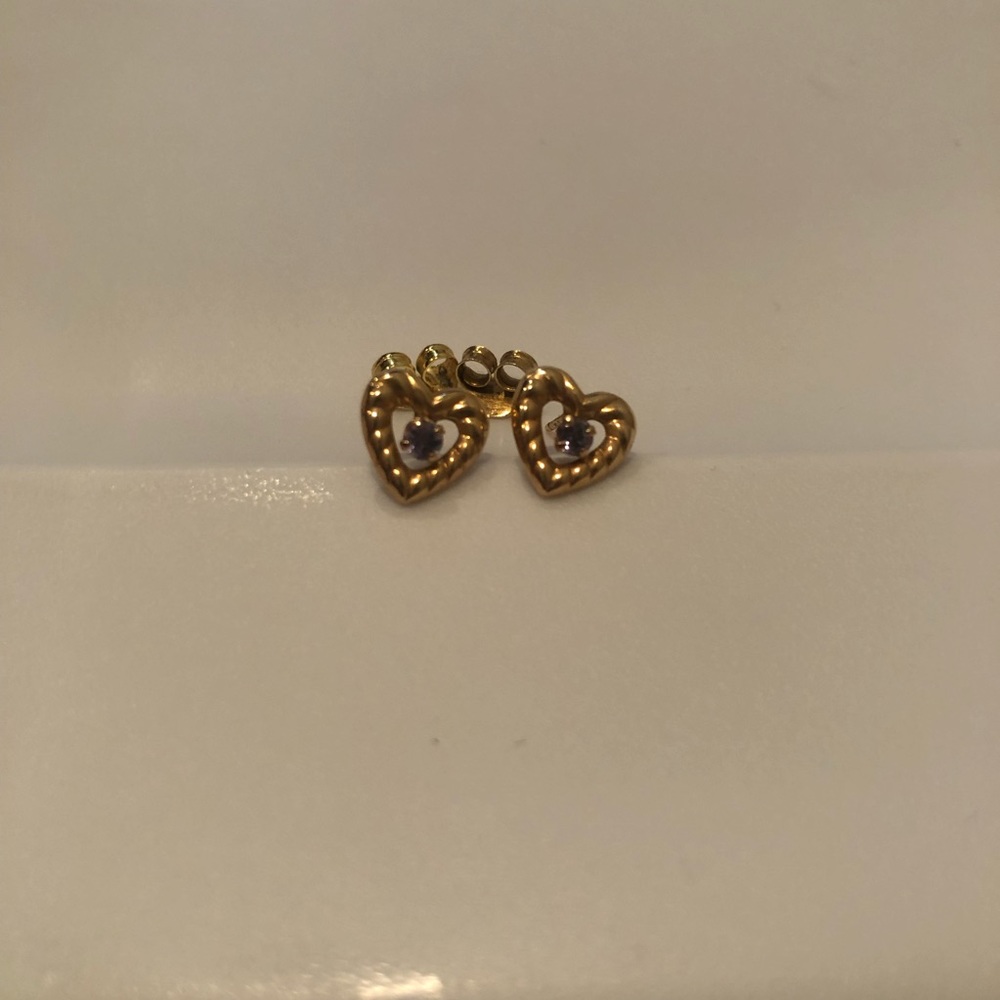 Gold plated amethyst heart studs
